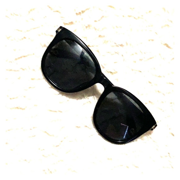 Glasses - Picture 1 of 1